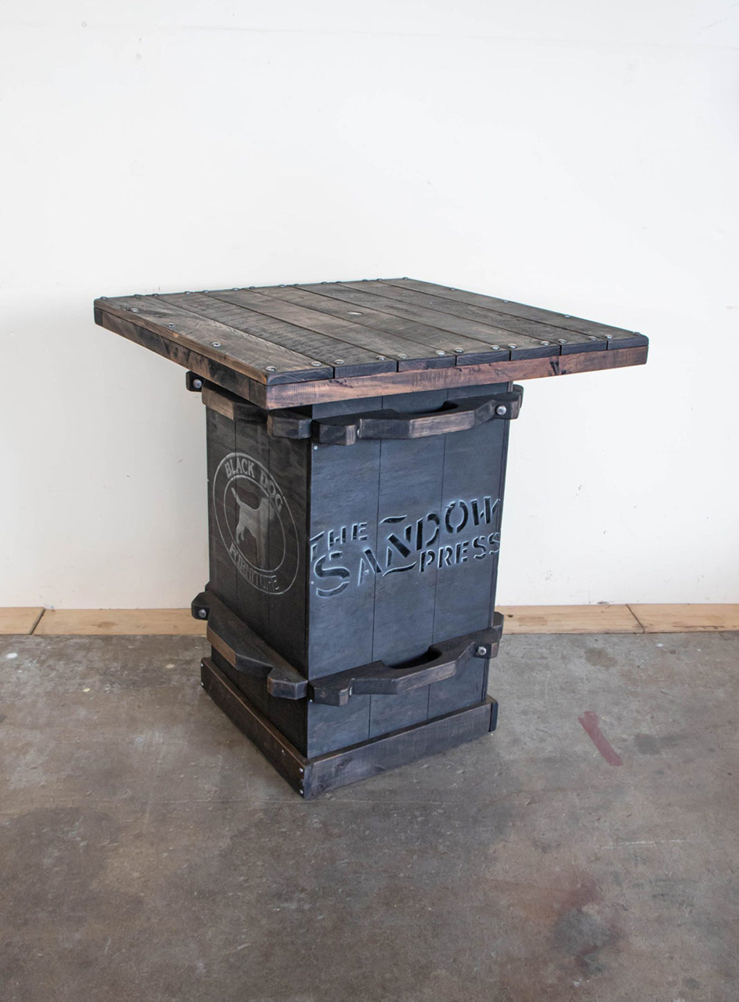 The Iconic Woolpress Leaner