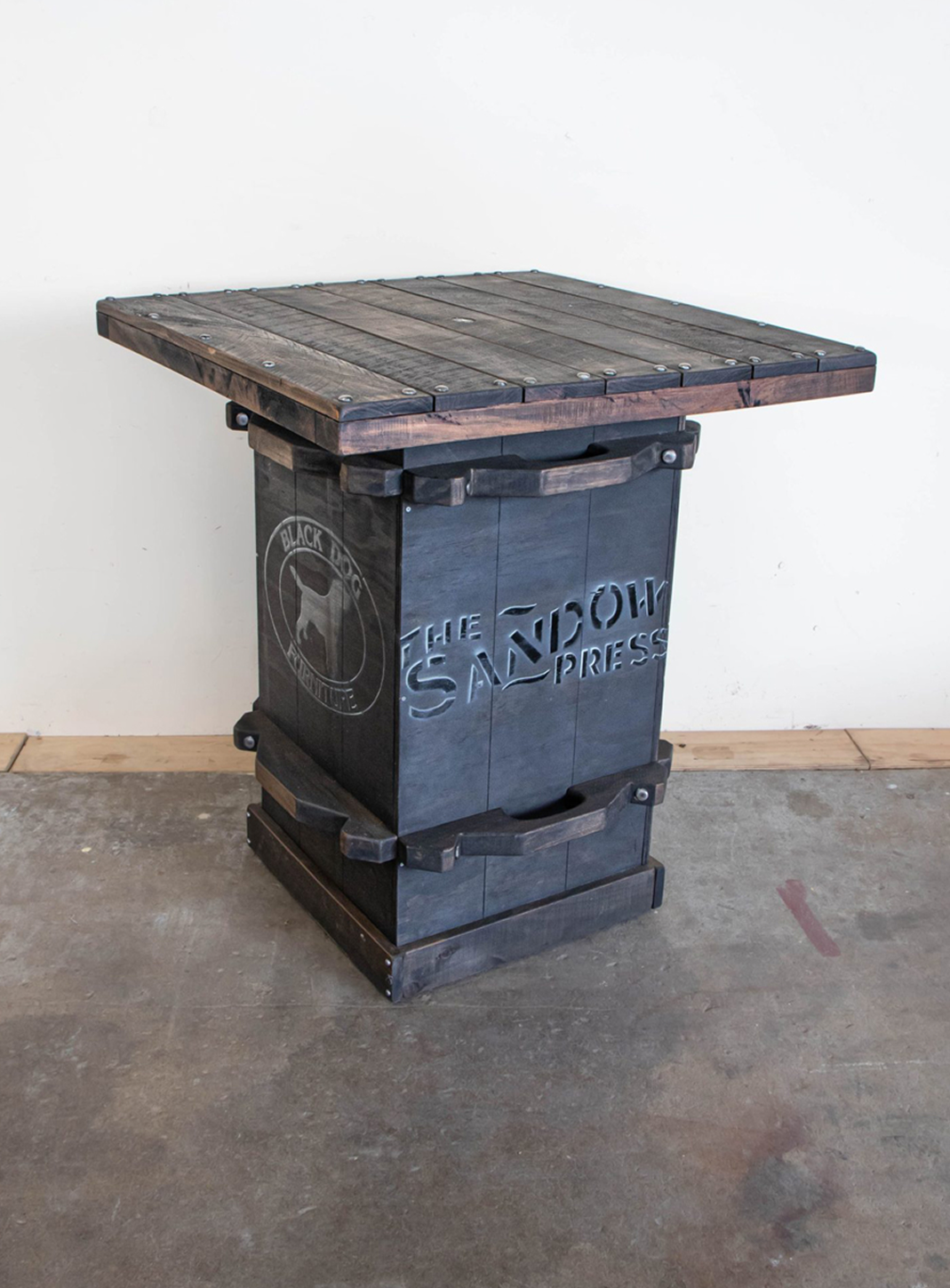 The Iconic Woolpress Leaner