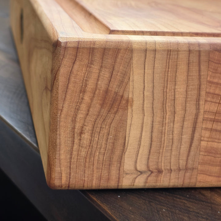 Close-up of the end grain on a macrocarpa chopping board
