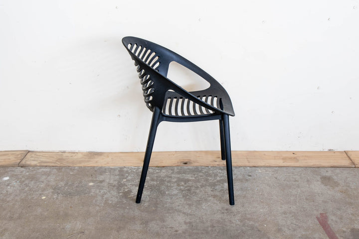 Round Yeti chair, side view