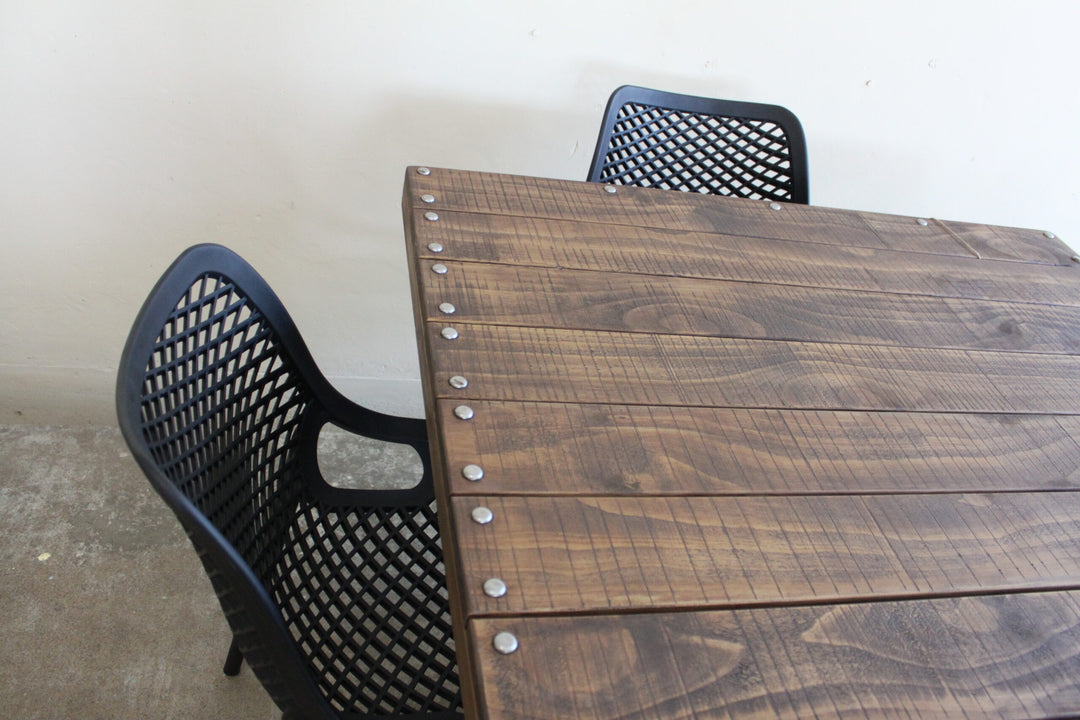 Close-up of the square Woolpress table base